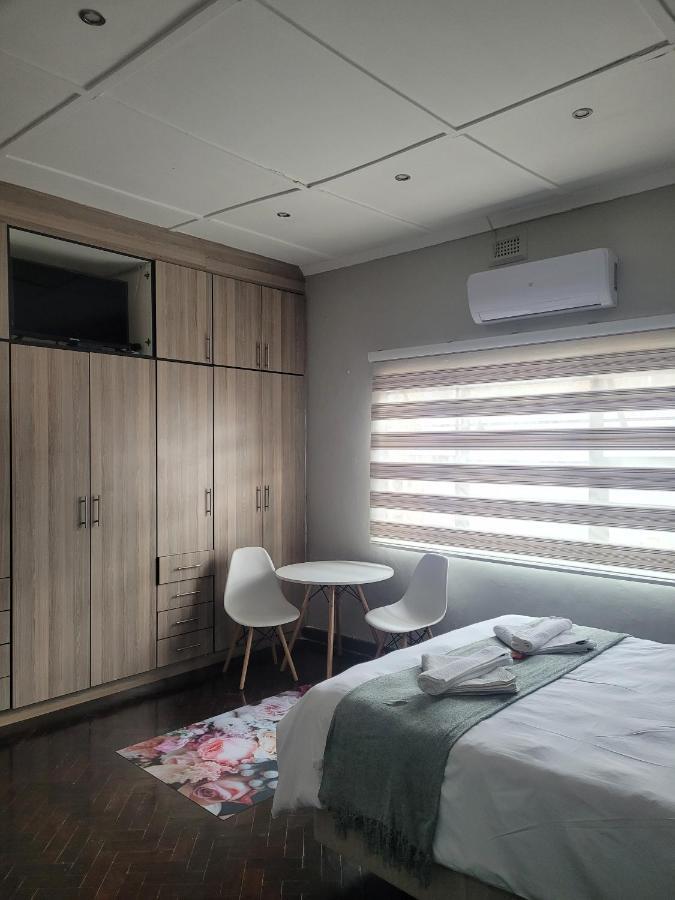 Palm Guesthouse Zeerust Экстерьер фото