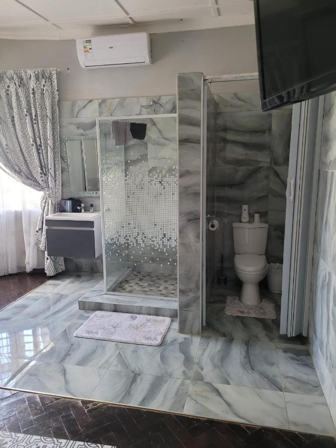 Palm Guesthouse Zeerust Экстерьер фото